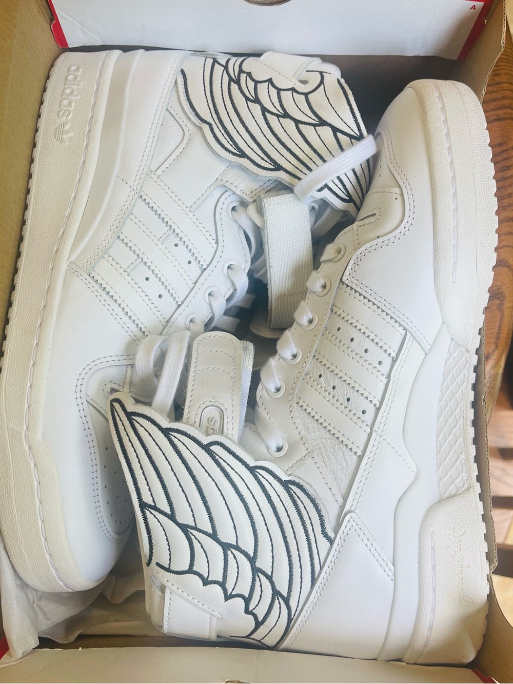 New! Men’s size 10 adidas Forum Hi Wings 4.0
Jeremy Scott White Rare!!Never worn